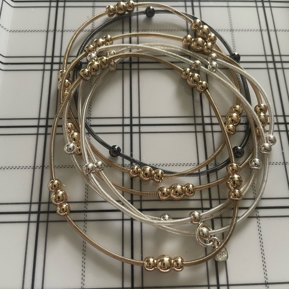 Nine West 7-part, tri-color stretch bracelet